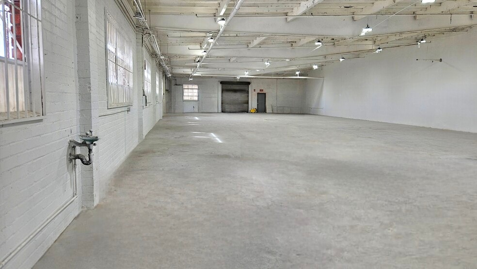 More Photos Of 7142-7148 Condor Ave, Commerce Warehouse For Lease