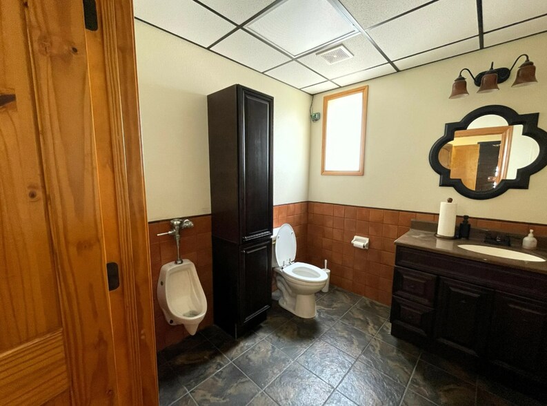 More Photos Of 227 S College Ave, Tyler Office For Lease