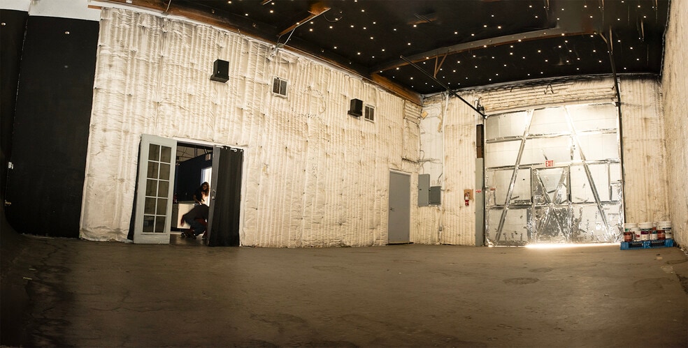 More Photos Of 11800 Sheldon St, Sun Valley Warehouse For Lease