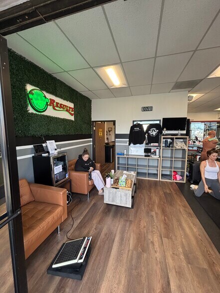 More Photos Of 4367 Woodman Ave, Sherman Oaks Unknown For Lease