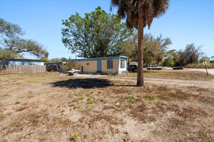 More Photos Of 380 San Jose St, North Fort Myers Manufactured Housing Mobile Home Park For Sale