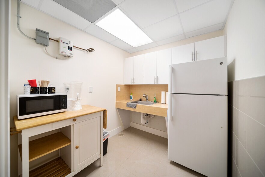 More Photos Of 6187 NW 167th St, Miami Lakes Office For Sale