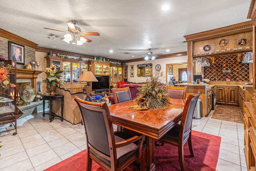 More Photos Of 1454 Oday Rd, Pearland Light Manufacturing For Sale