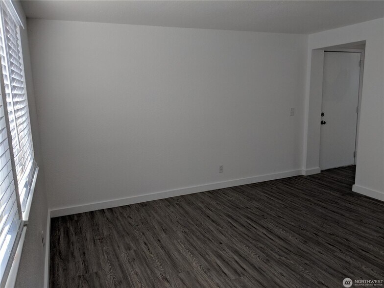 More Photos Of 210 Spruce St E, Ilwaco Apartments For Sale