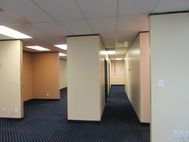 More Photos Of 2200 E 104th Ave, Thornton Office For Lease
