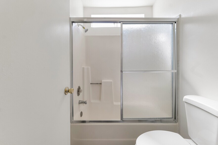 More Photos Of 18356 Napa St, Northridge Apartments For Sale