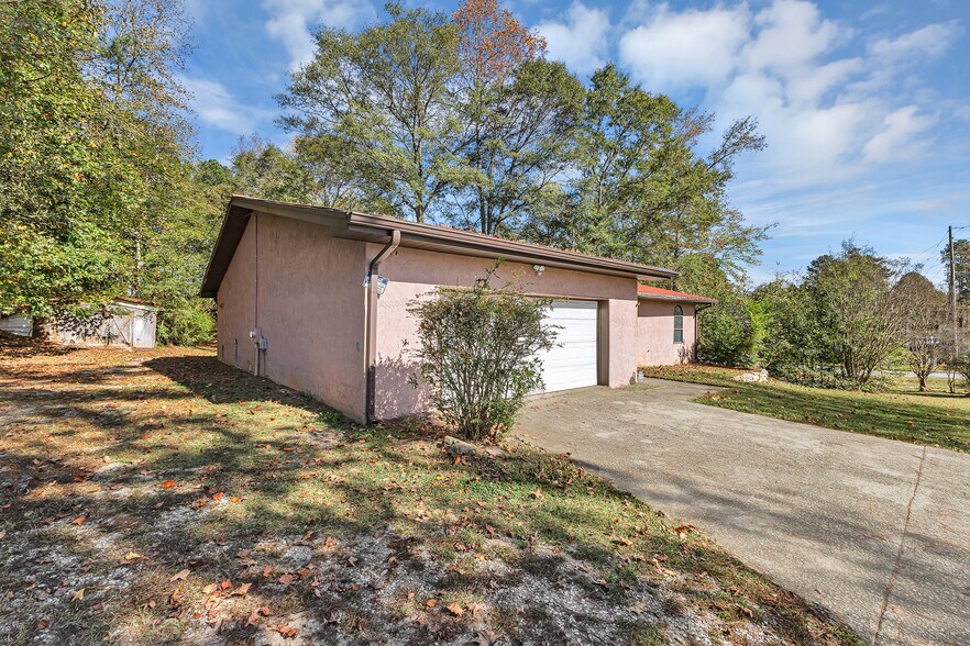 More Photos Of 5575 Milam Rd, Fairburn Medical For Lease