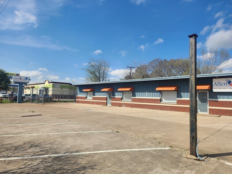 More Photos Of 1600 N California Pky, Fort Worth Freestanding For Sale