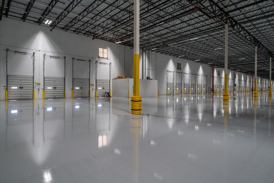 More Photos Of 245 Couchville Industrial Blvd, Mount Juliet Distribution For Lease