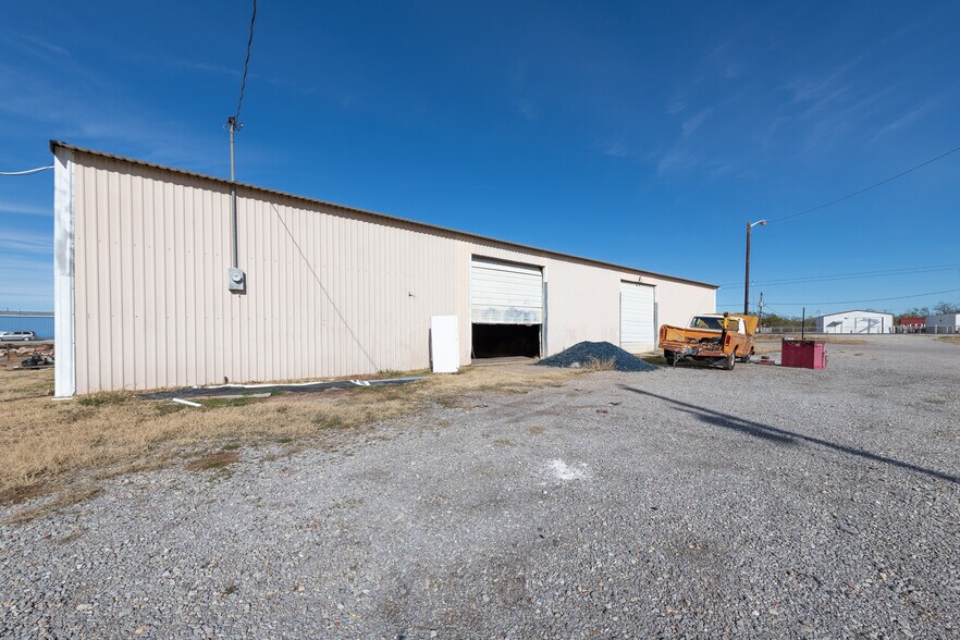 More Photos Of 1264 US Highway 281, Wichita Falls Service For Sale
