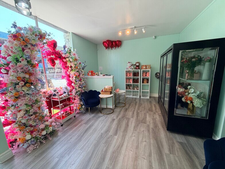 More Photos Of 353-359 E Magnolia Blvd, Burbank Storefront Retail Office For Lease
