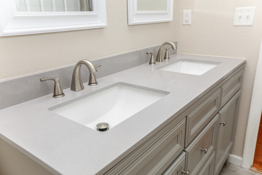 More Photos Of 1000 Gates Ave, Norfolk Apartments For Sale