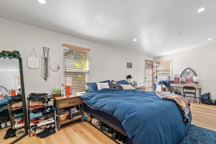 More Photos Of 420 Capitola Road Ext, Santa Cruz Apartments For Sale