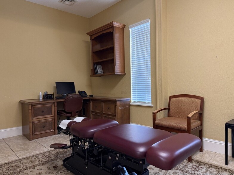 More Photos Of 910 Old Camp Rd, The Villages Medical For Sale