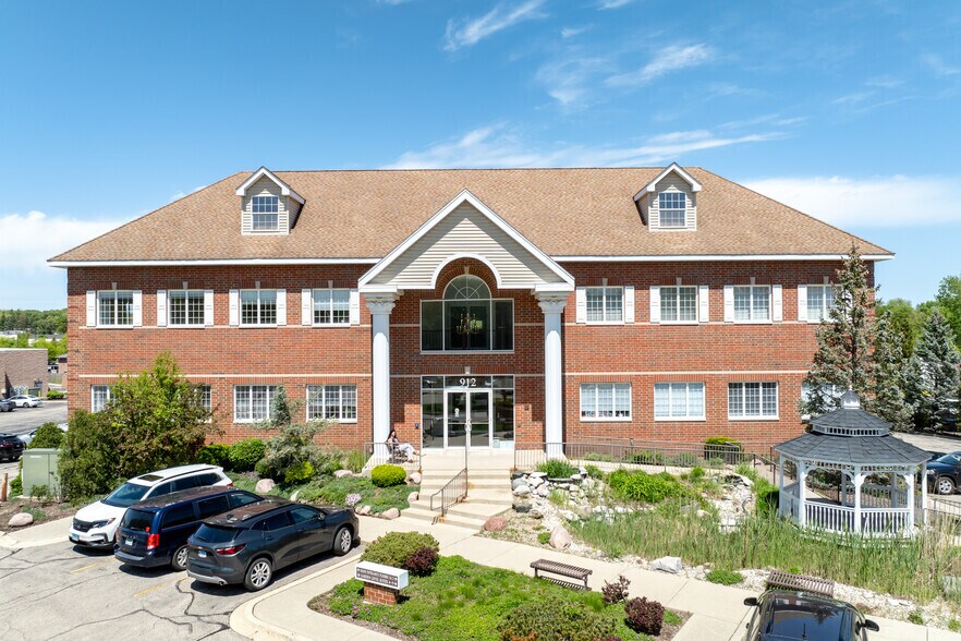 More Photos Of 912 Northwest Hwy, Fox River Grove Medical For Sale