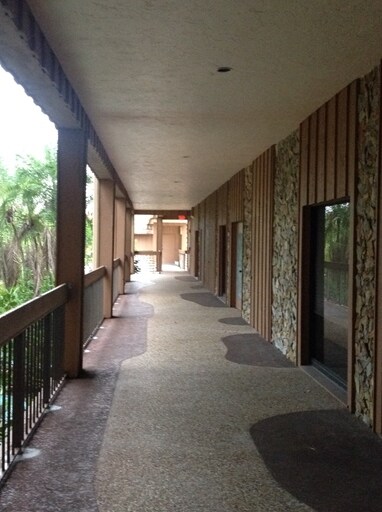 More Photos Of 7800 W Oakland Park Blvd, Sunrise Medical For Lease