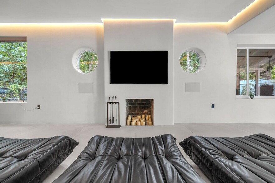 More Photos Of 120 NE 25th St, Miami Specialty For Sale