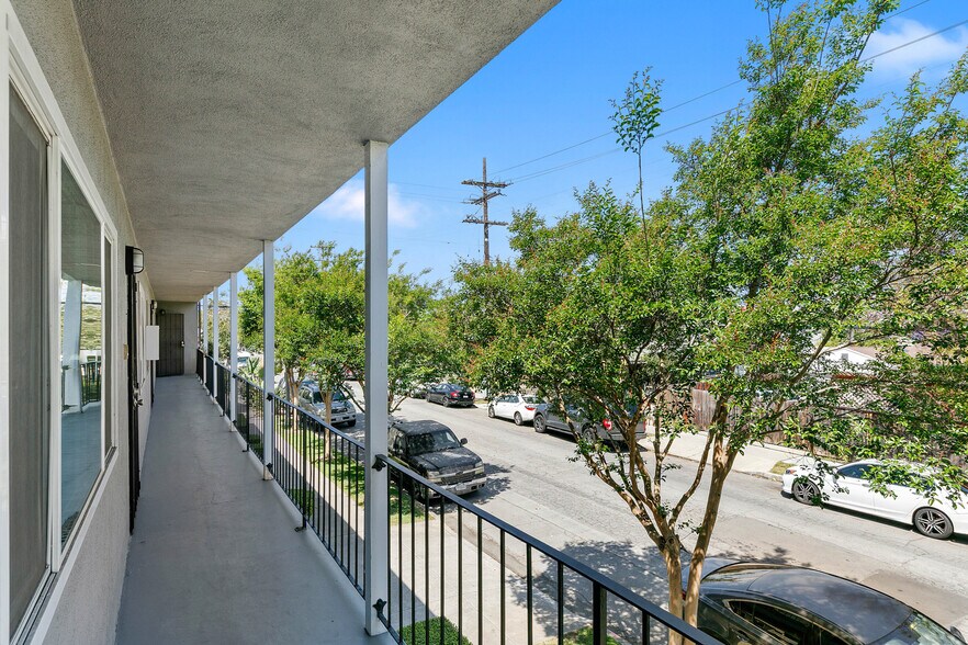 More Photos Of , Long Beach Multifamily For Sale
