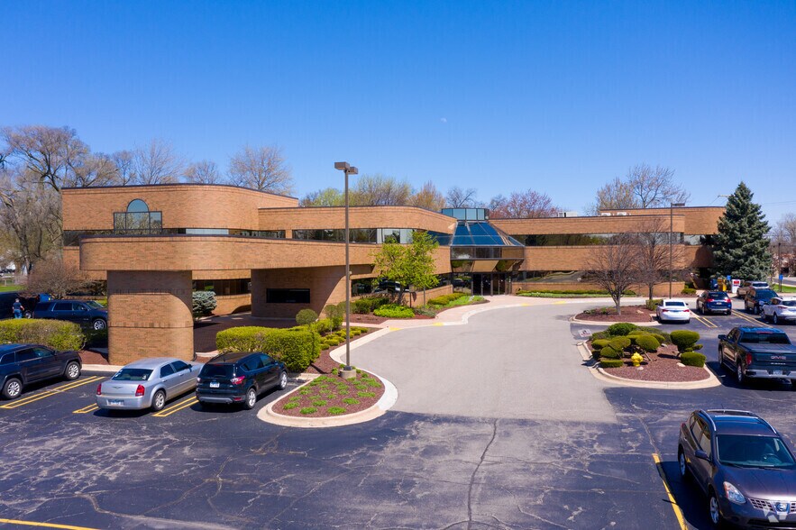 More Photos Of 33300 5 Mile Rd, Livonia Medical For Lease