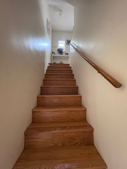More Photos Of 17 Green Ct, Lodi Apartments For Sale