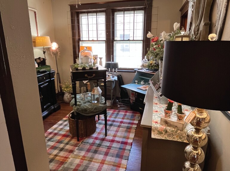 More Photos Of 16636 Old Chesterfield Rd, Chesterfield General Retail For Sale
