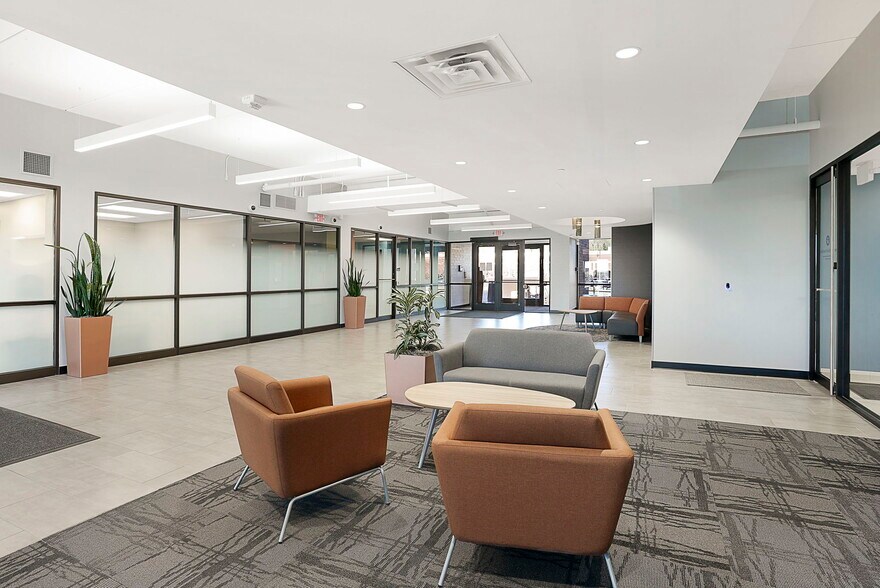 More Photos Of 13100 Wayzata Blvd, Minnetonka Office For Lease
