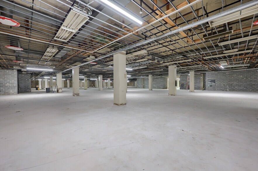More Photos Of 1515 Lititz Pike, Lancaster Storefront For Lease