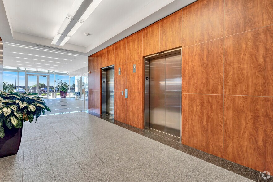 More Photos Of 11233 Shadow Creek Pky, Pearland Office For Lease