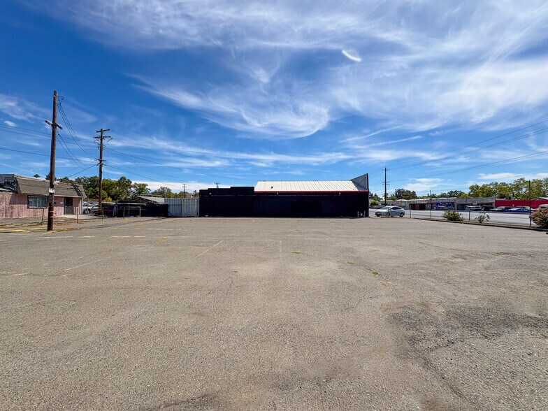 More Photos Of 7817-7829 Fair Oaks Blvd, Carmichael Auto Dealership For Sale