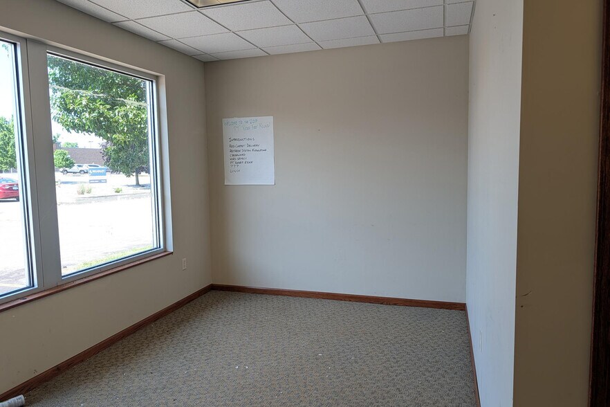 More Photos Of 2685 Henry St, Muskegon Storefront Retail Office For Lease