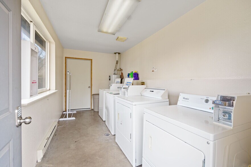 More Photos Of 414 NE Norton Ave, Bend Apartments For Sale