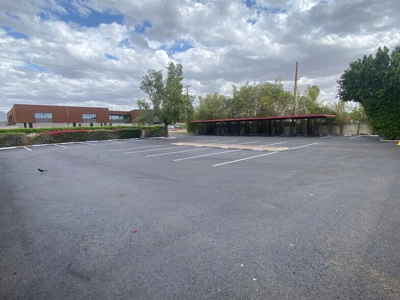 More Photos Of 2701 E Osborn Rd, Phoenix Office For Lease