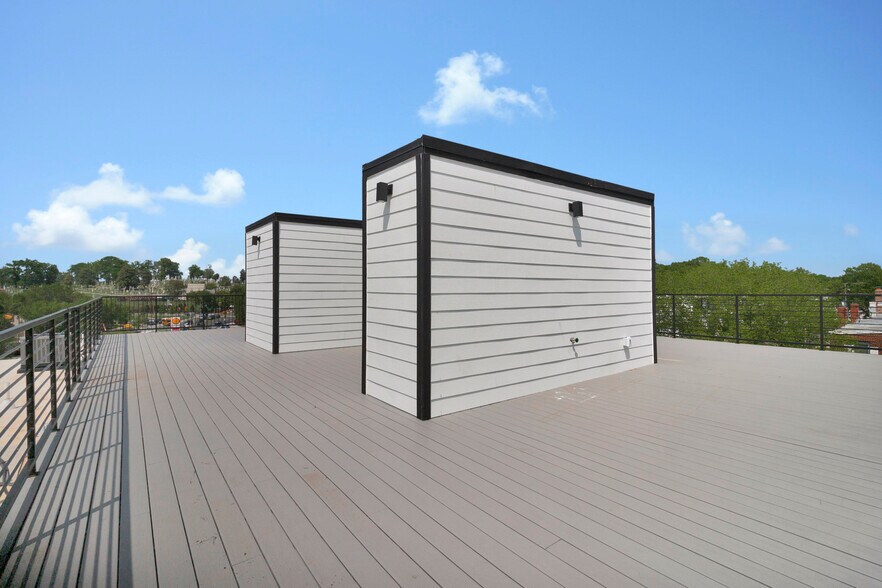 More Photos Of 1140 17th St NE, Washington Apartments For Sale