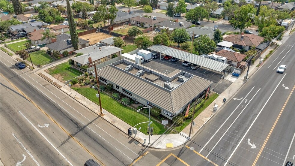 More Photos Of 445 W Dakota Ave, Fresno Office Residential For Sale