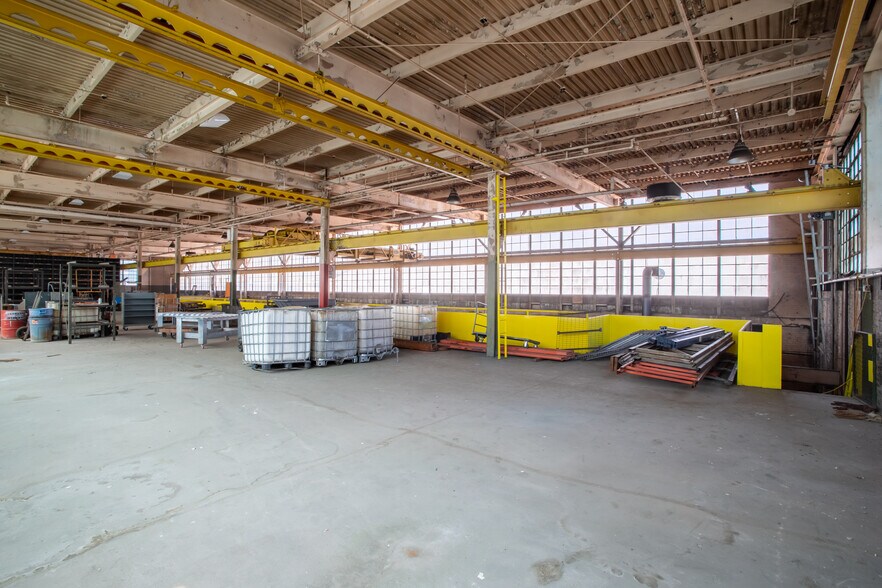 More Photos Of 2136 12th St, Rockford Industrial For Sale