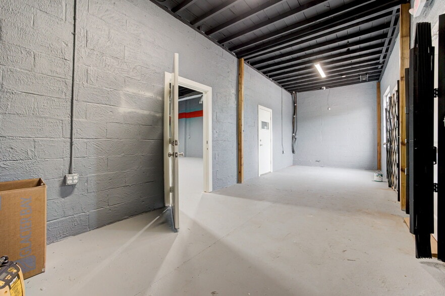 More Photos Of 3121 N Pennsylvania Ave, Oklahoma City Storefront Retail Office For Sale