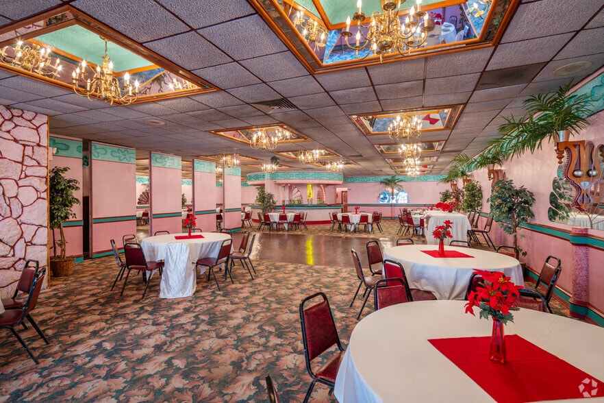 More Photos Of 6071 S Archer Ave, Chicago Restaurant For Sale