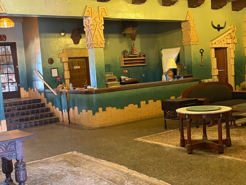 More Photos Of 301-317 W Foothill Blvd, Monrovia Storefront For Sale