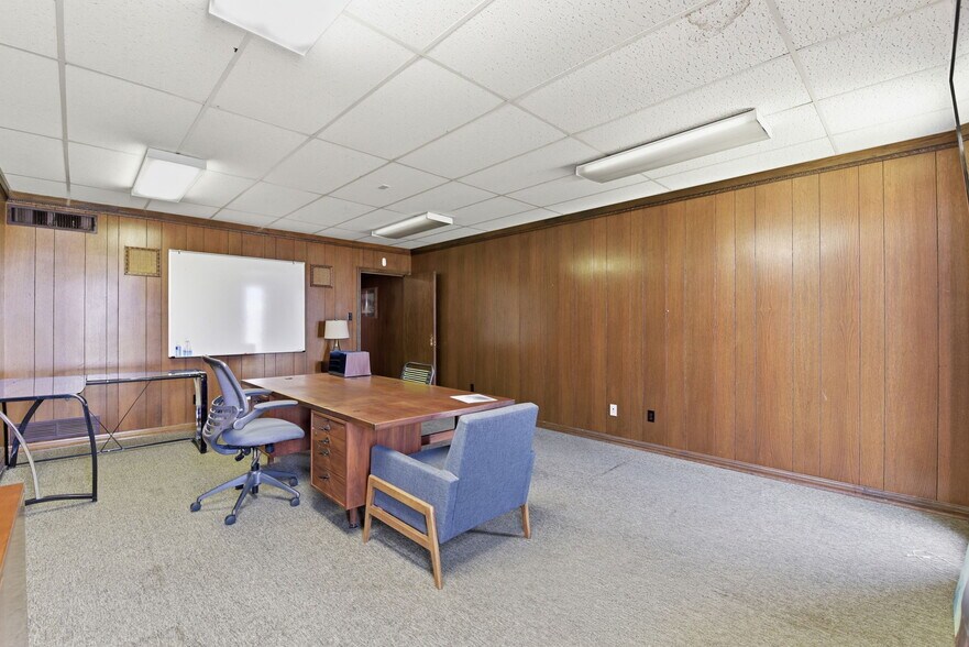 More Photos Of 13026 Rosecrest Dr, Houston Office For Lease