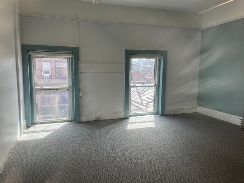 More Photos Of 102 East State Street, Ithaca Loft Creative Space For Lease
