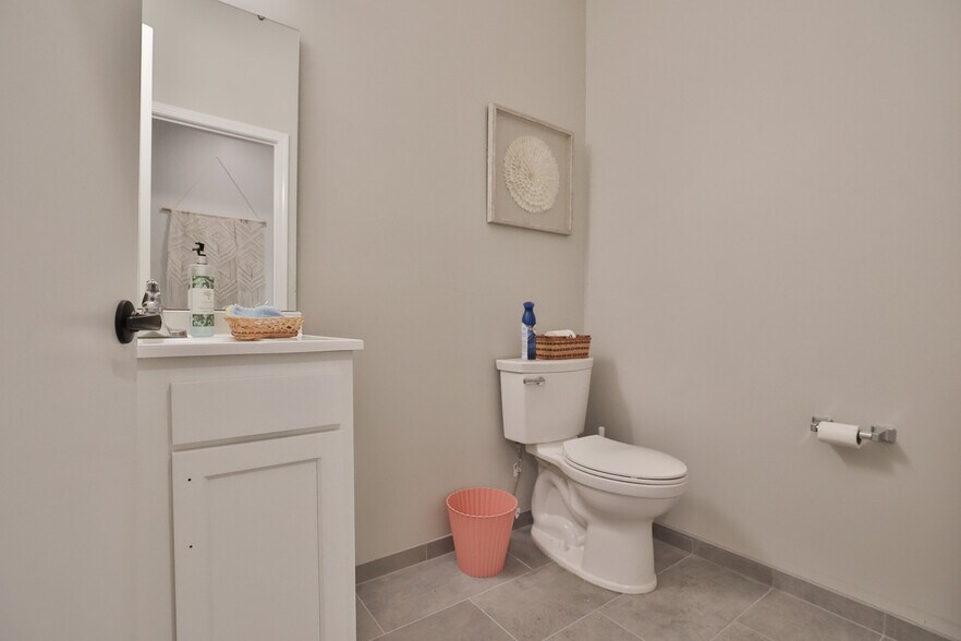 More Photos Of 340 S Fillmore St, Edwardsville Office For Lease