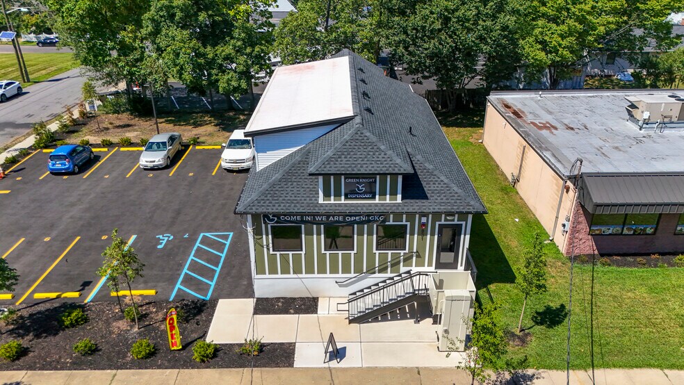 More Photos Of 831 Hamilton St, Somerset Freestanding For Sale