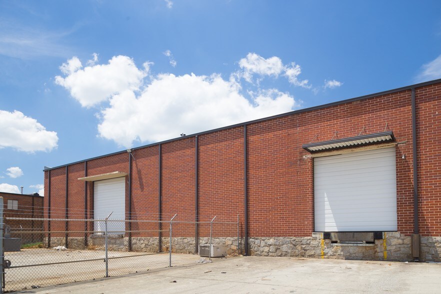 More Photos Of 4801 Lewis Rd, Stone Mountain Warehouse For Lease