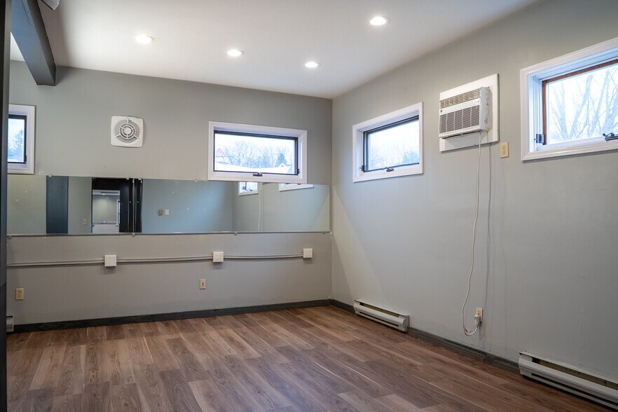 More Photos Of 14 Fennell St, Skaneateles Storefront Retail Residential For Lease
