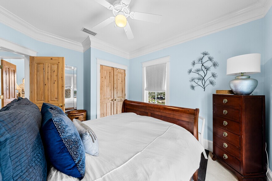 More Photos Of 202 S Mobile St, Fairhope Hospitality For Sale