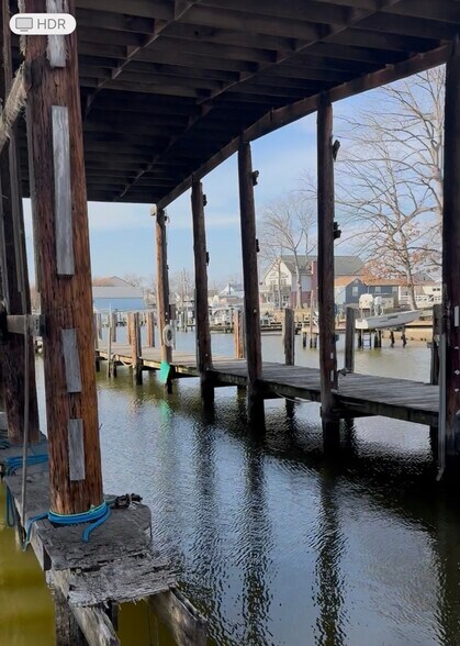 More Photos Of 201 Oak Ave, Essex Marina For Lease