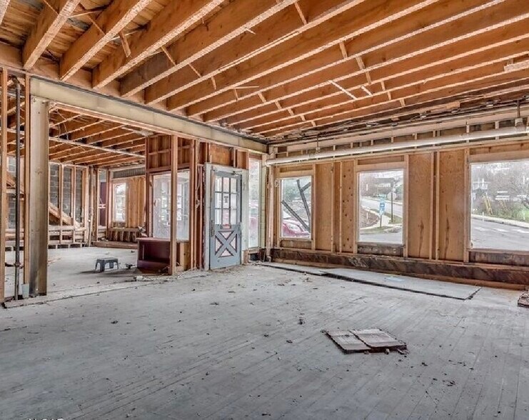 More Photos Of 42-44 Main St, Dallas Storefront Retail Residential For Sale