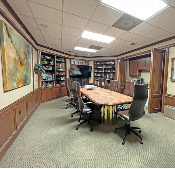 More Photos Of 3927 Winchester Rd, Memphis Warehouse For Sale