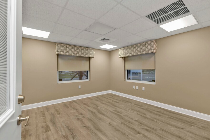 More Photos Of 128 W Charlotte Ave, Punta Gorda Office Residential For Sale