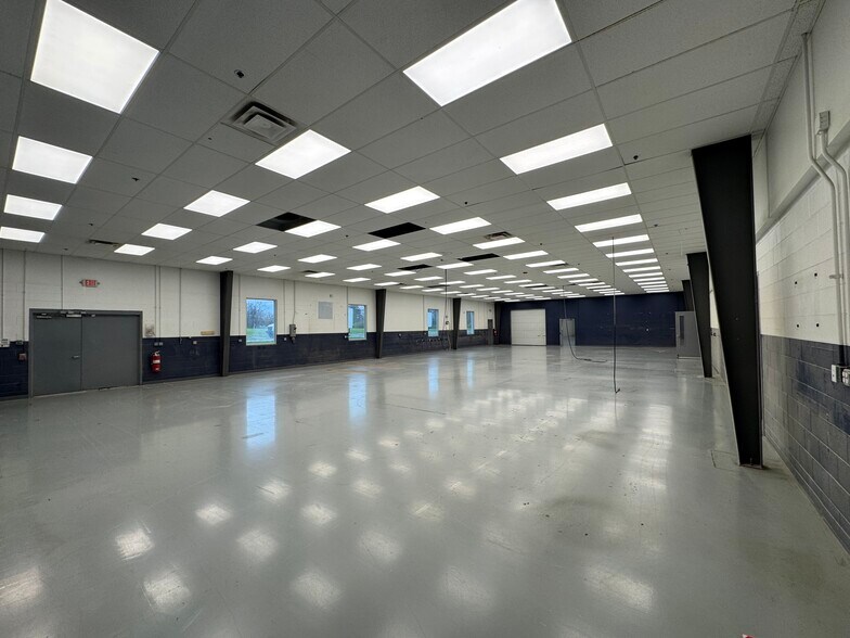 More Photos Of 4001 Methanol Ln, Indianapolis Warehouse For Lease